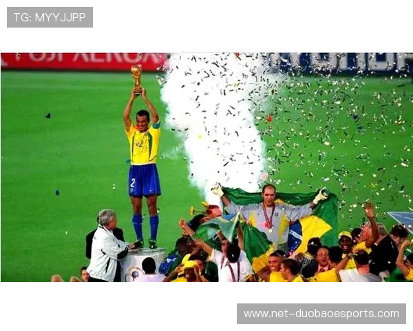 足球明星穿8号球衣的传奇故事及其背后的精彩瞬间