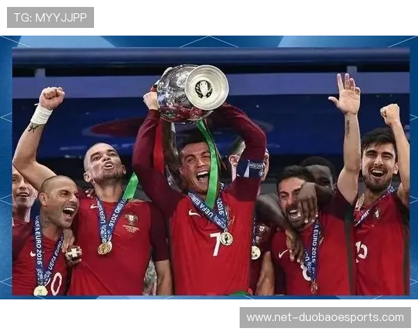 闪耀绿茵场的超级新星:自创足球天才的传奇之路 闪耀绿茵场的超级新星:自创足球天才的传奇之路